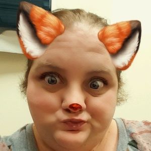 Meet your Posher, Lora